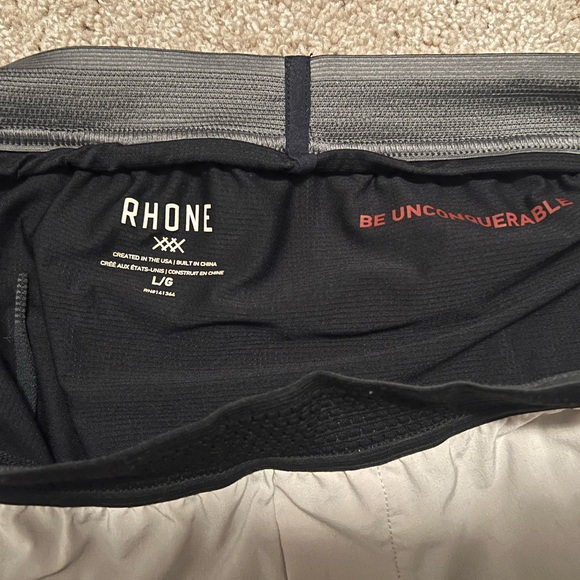 Rhone Cream Color Lined Shorts Size Large - Picture 3 of 3